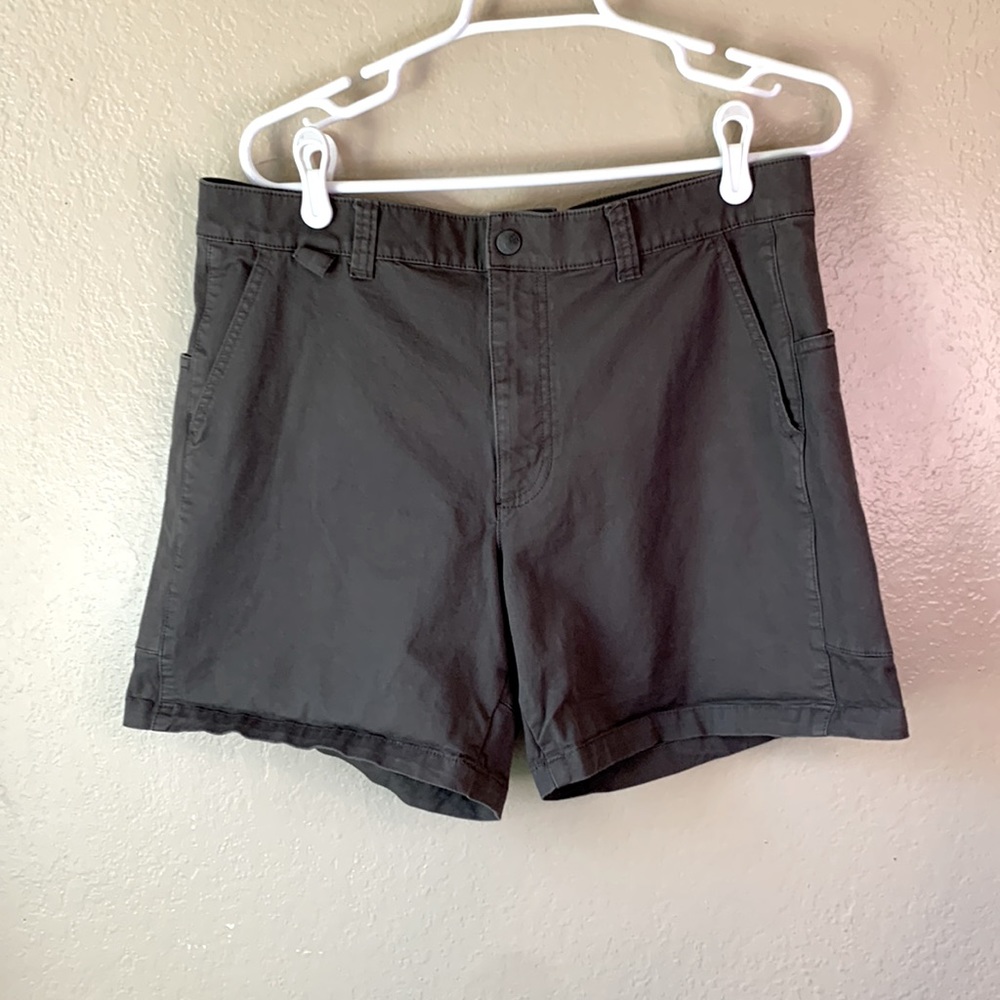 Madewell Gray Mesh Lining Velcro Pockets Gray Cargo Shorts Size 32
